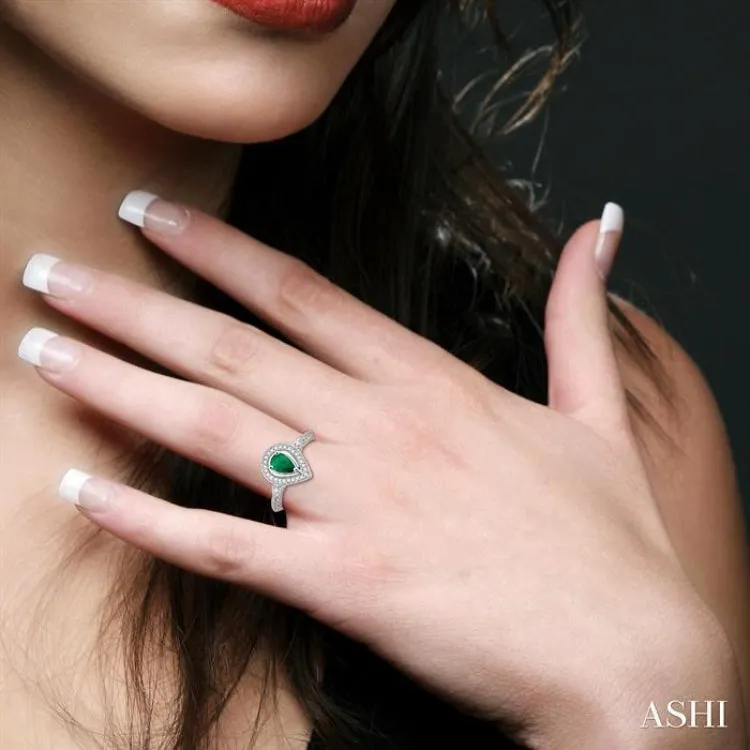 6x4mm Pear Shape Emerald and 1/6 Ctw Round Cut Diamond Ring in 14K White Gold