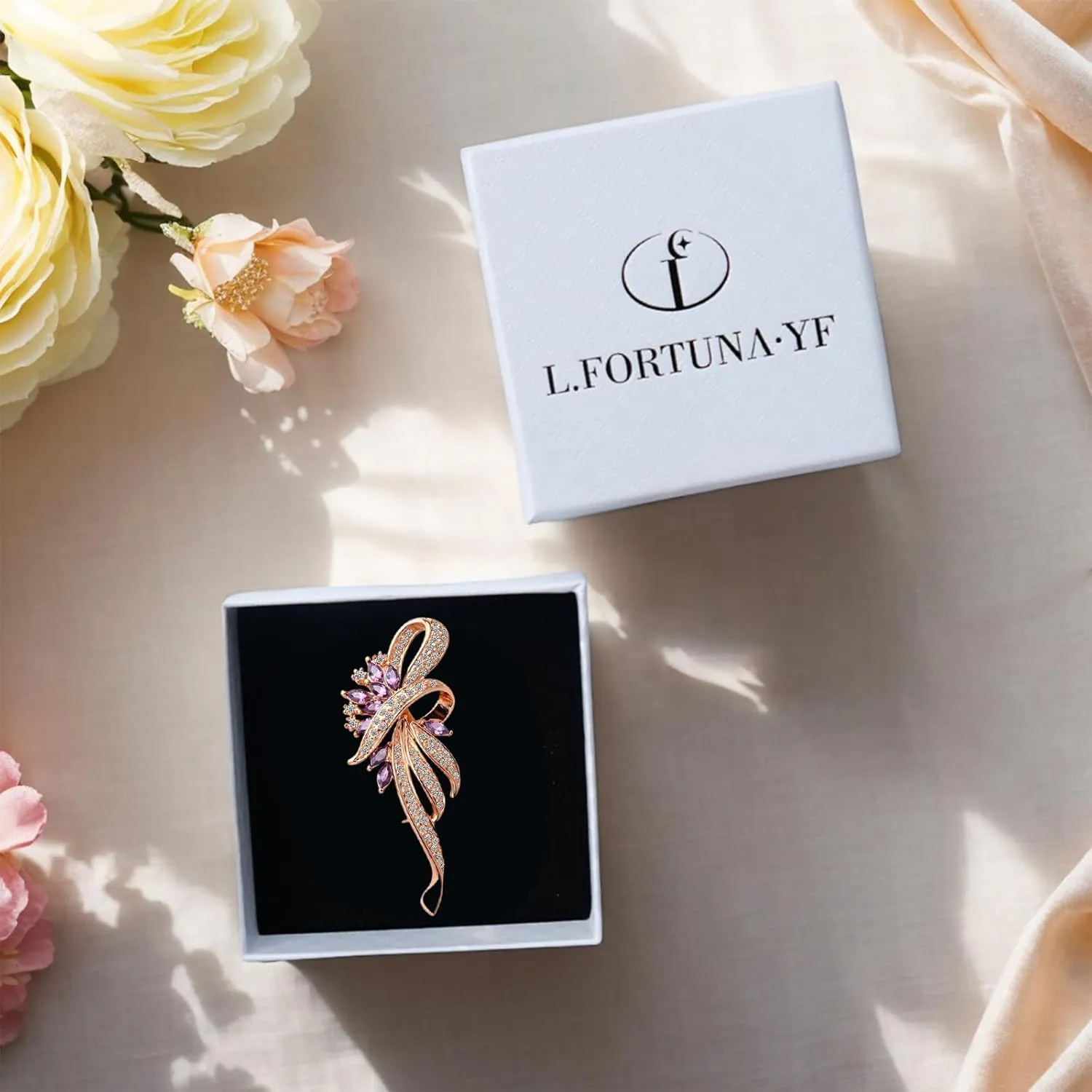 Brooches Pin for Women Rhinestone Cute Rhinestone Flower Brooch Decoration for Wedding Jewelry Gifts Clothes