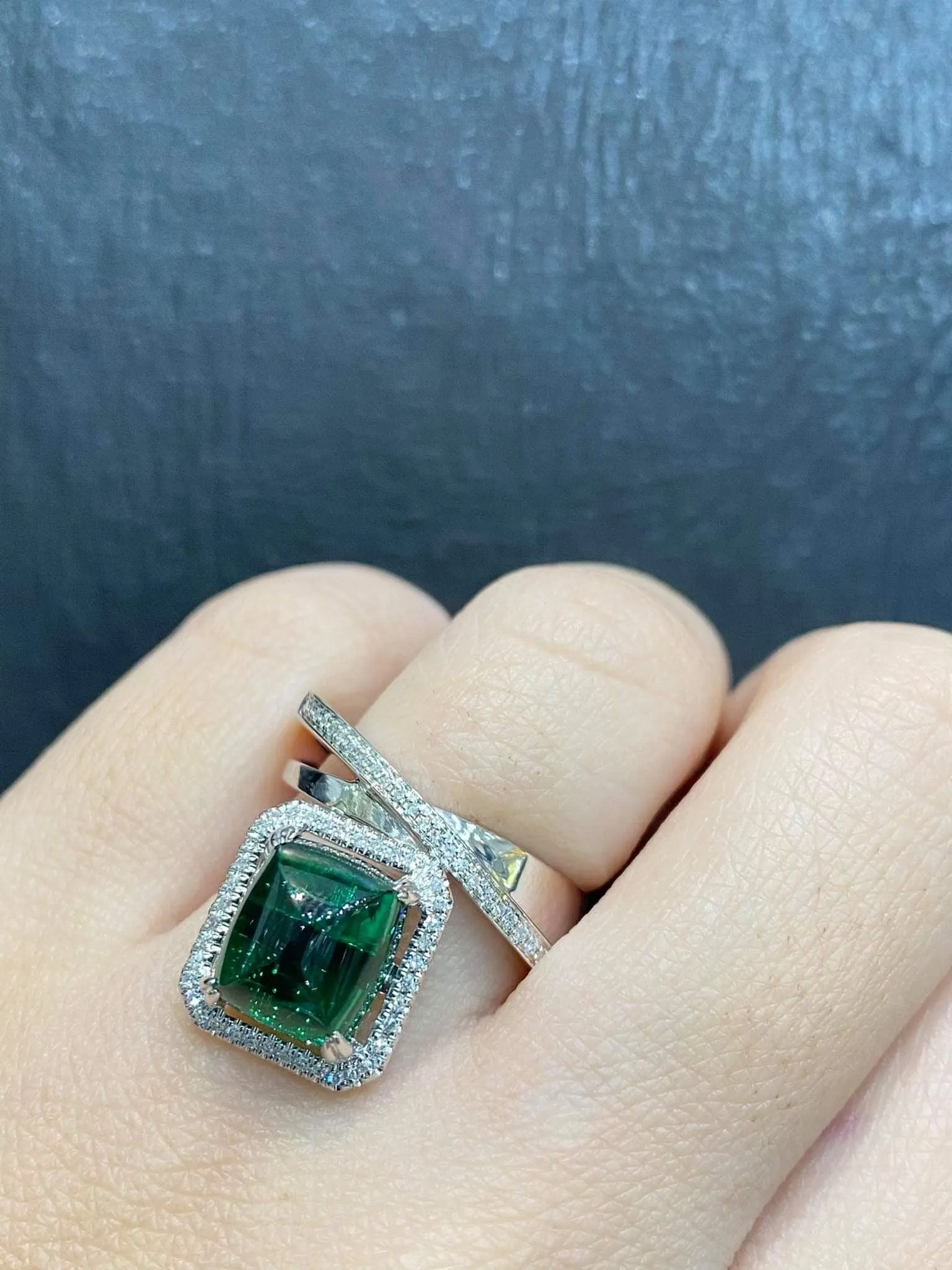 Green Emerald Cabochon Gemstones Diamond Ring 14kt
