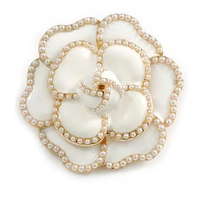 SB360 - White Flower Brooch