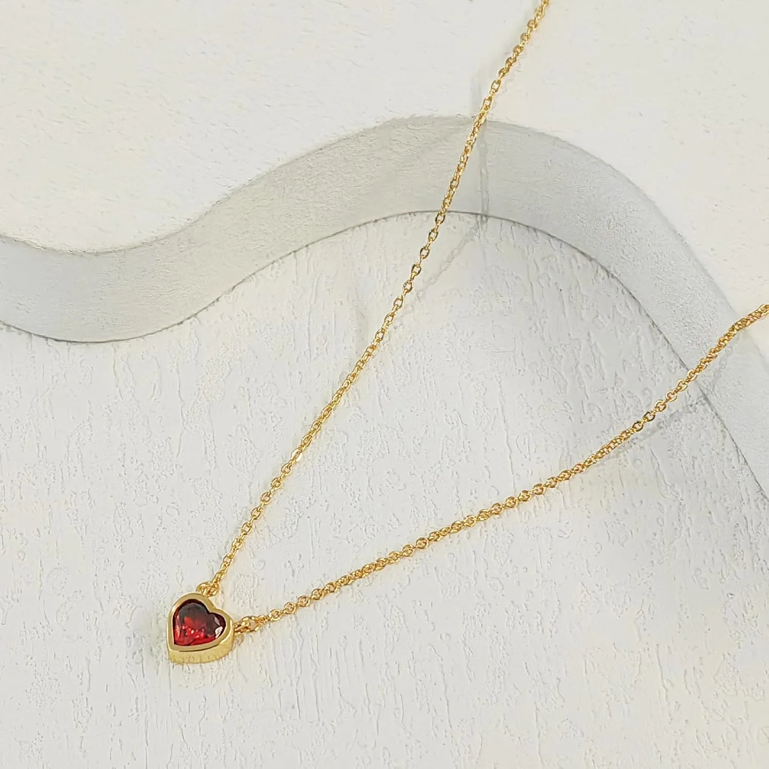 Zeffy Cute Heart Necklace 18k Gold/Silver Plated Tiny Heart Pendant Choker Necklaces Gold Love Heart Chain Necklace for Women Dainty Gold Jewelry Valentines Day Gifts for Women Girls Teen Girls